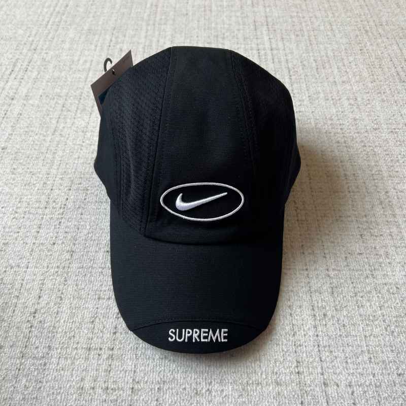 Boné Supreme x Nike Running Preto