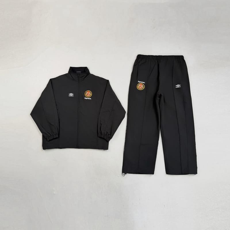 Conjunto Supreme x Umbro Cotton Ripstop Track Black