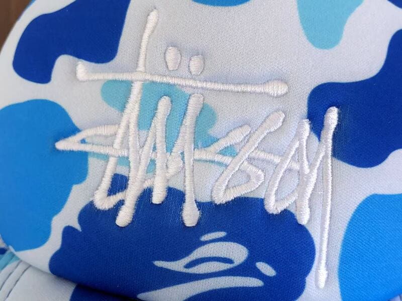 Boné BAPE x Stussy Trucker Blue