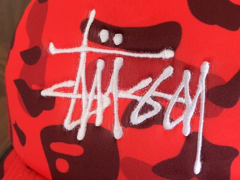 Boné BAPE x Stussy Trucker Red