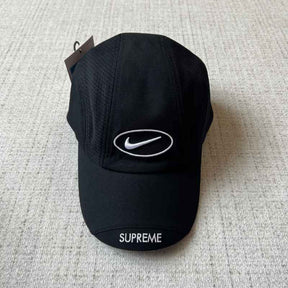 Boné Supreme x Nike Running Preto
