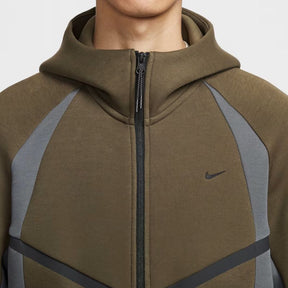 Conjunto Nike Tech Fleece Pro Wear Marrom