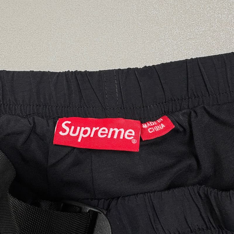 Calça Supreme S Paneled Track Preto